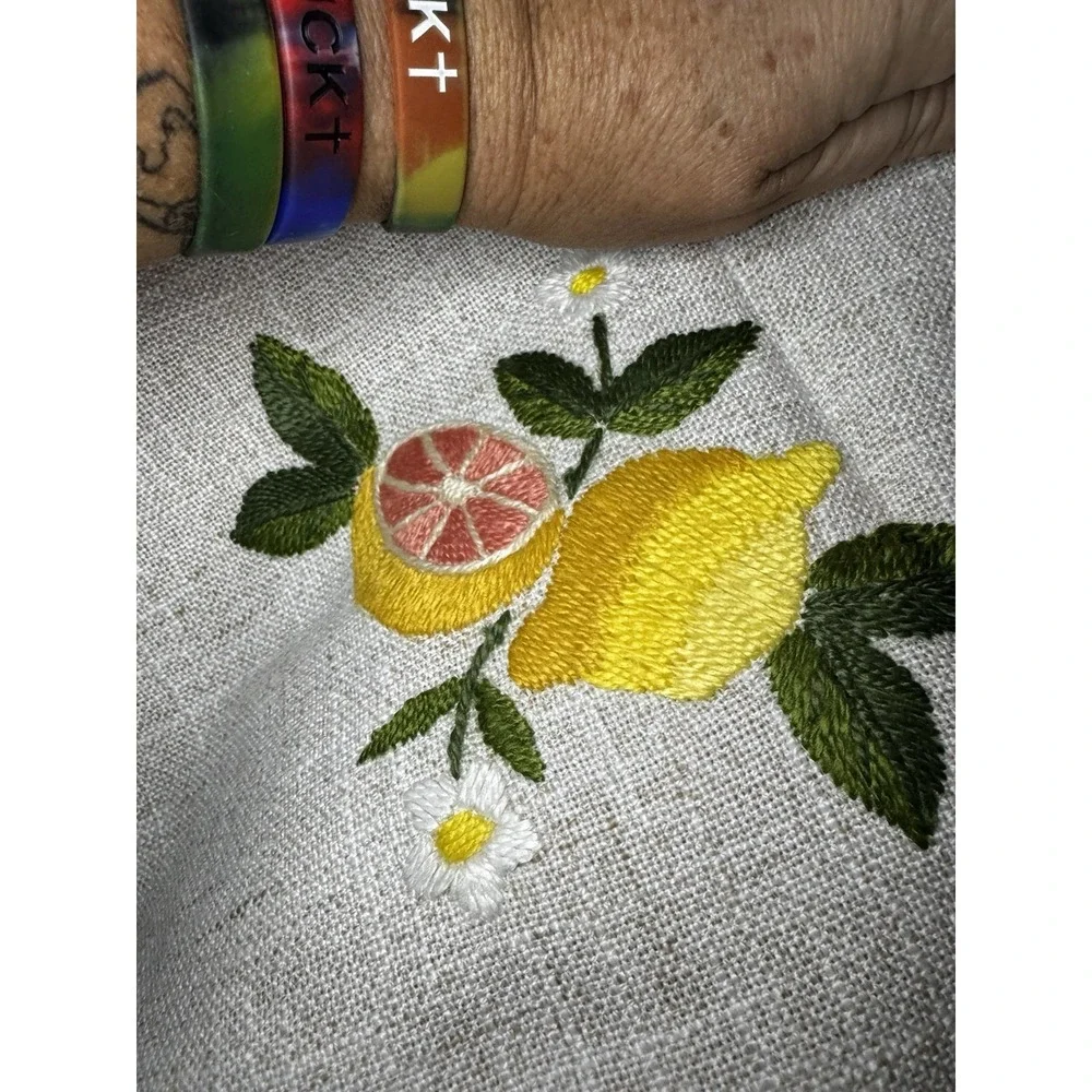 Brand NewVintage Cutwork floral fruit hand Embroidered Oval Tablecloth 63